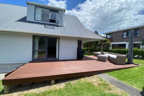 Photo of property in 24 Warwick Place, Brookfield, Tauranga, 3110