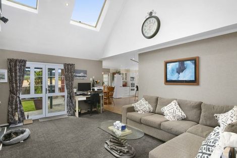 Photo of property in 18 Owen Street, Green Island, Dunedin, 9018