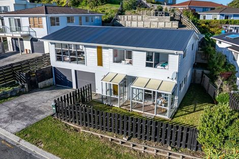 Photo of property in 6 Tregear Place, Camborne, Porirua, 5026