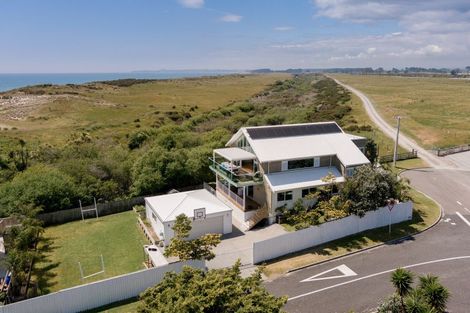 Photo of property in 1343 Papamoa Beach Road, Papamoa Beach, Papamoa, 3118