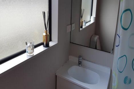 Photo of property in 28 Miriam Corban Heights, Henderson, Auckland, 0612