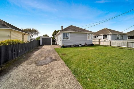 Photo of property in 10 Laurent Vc Street, Hawera, 4610