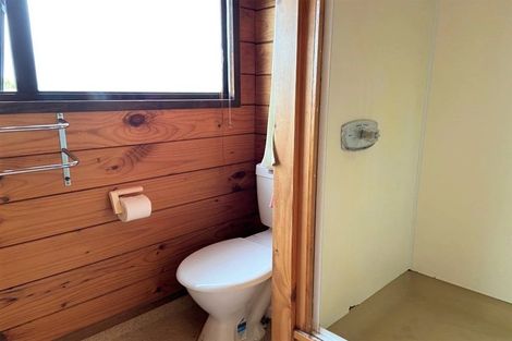 Photo of property in 1 Highlands Place, Highlands Park, New Plymouth, 4312