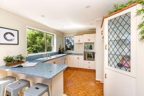 Photo of property in 9 Cabot Place, Frankleigh Park, New Plymouth, 4310