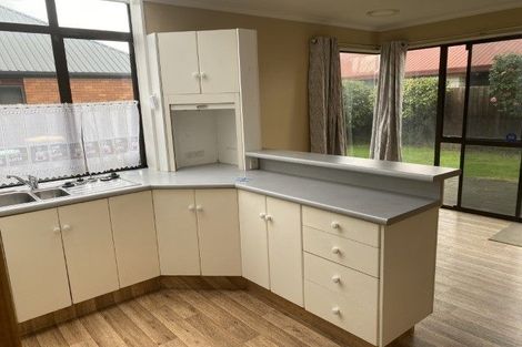 Photo of property in 2/32 Briarmont Street, Avondale, Christchurch, 8061