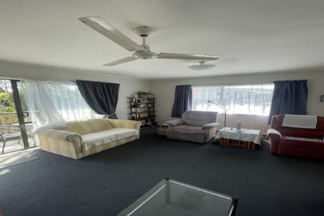 Photo of property in 50 Sungrove Rise, Sunnyvale, Auckland, 0612