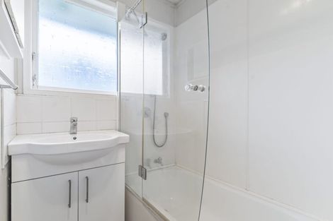 Photo of property in 2/9 Wells Road, Bucklands Beach, Auckland, 2012