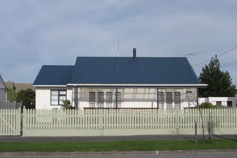 Photo of property in 8 Hall Crescent, Epuni, Lower Hutt, 5011