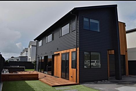 Photo of property in 4 Tapuwae Way, Mangere Bridge, Auckland, 2022