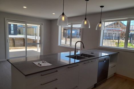 Photo of property in 1 Nottingham Road, Omokoroa, 3114