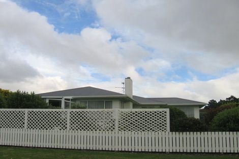 Photo of property in 2 Rawson Street, Tawa, Wellington, 5028