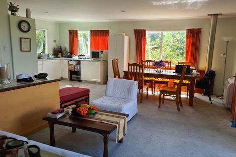 Photo of property in 60 Lukes Road, Little Akaloa, 7583