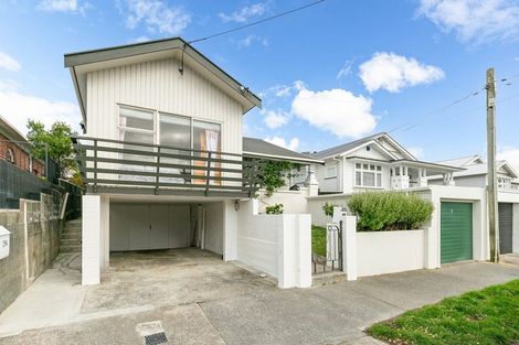 Photo of property in 29 Palm Avenue, Lyall Bay, Wellington, 6022