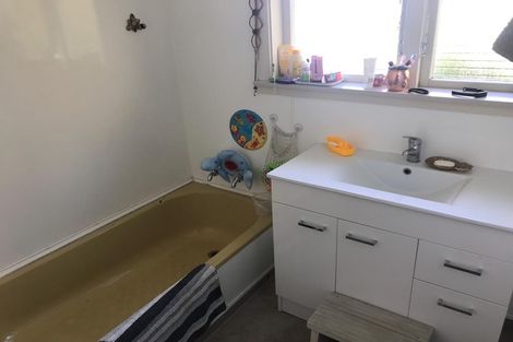 Photo of property in 24 Severn Street, Island Bay, Wellington, 6023