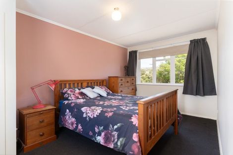 Photo of property in 25 Driver Crescent, Cannons Creek, Porirua, 5024