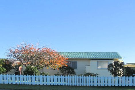 Photo of property in 57 Arawhata Road, Paraparaumu, 5032