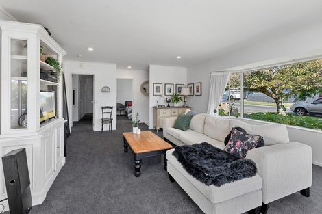 Photo of property in 5a Hemi Street, Waikanae, 5036