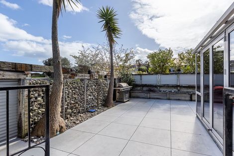 Photo of property in 61 Quadrant Heights, Paraparaumu, 5032