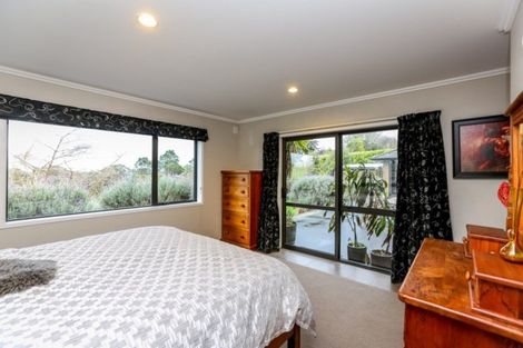 Photo of property in 550 Mangorei Road, Mangorei, New Plymouth, 4371