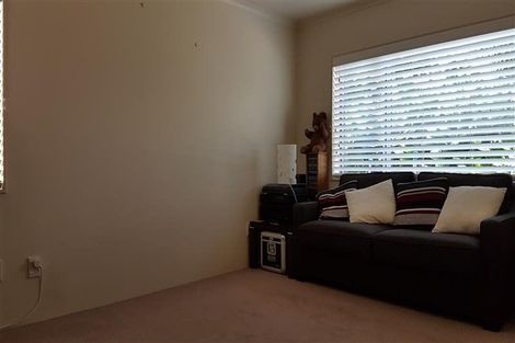 Photo of property in 7b Cliff Road, Torbay, Auckland, 0630