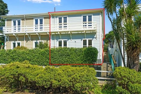 Photo of property in 36 Edinburgh Terrace, Berhampore, Wellington, 6023