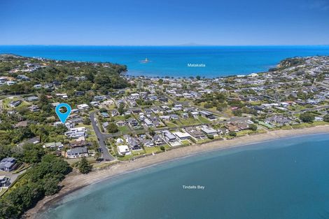 Photo of property in 65 De Luen Avenue, Tindalls Beach, Whangaparaoa, 0930