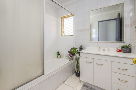 Photo of property in 64a Robertson Road, Favona, Auckland, 2024