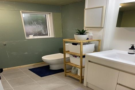 Photo of property in 22 James Evans Drive, Northcote, Auckland, 0627