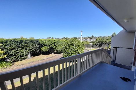 Photo of property in 2/48a Northboro Road, Belmont, Auckland, 0622