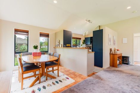 Photo of property in 76 Lothian Brae, Wattle Downs, Auckland, 2103