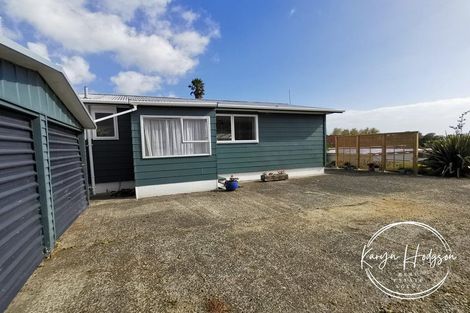 Photo of property in 9 Whaka Street, Maungaturoto, 0520