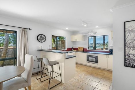 Photo of property in 2/62 Target Road, Totara Vale, Auckland, 0629