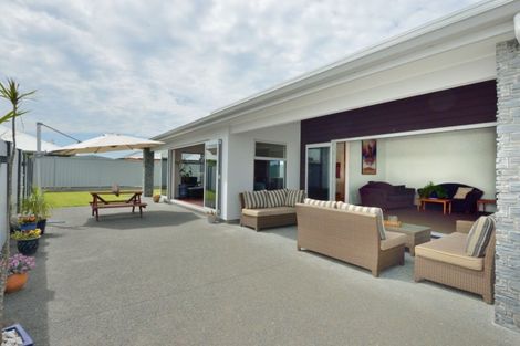 Photo of property in 13 Charteris Rise, Riverdale, Gisborne, 4010