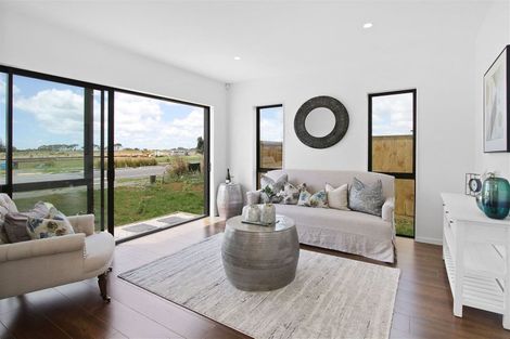 Photo of property in 13 Kaitiaki Drive, Clarks Beach, 2122