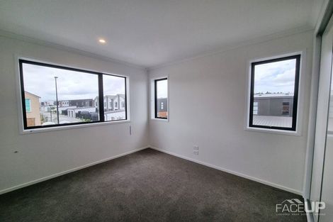 Photo of property in 2 Oma Hoiho Place, Westgate, Auckland, 0614
