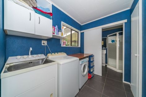 Photo of property in 18 Flyger Street, Kimbolton, 4774