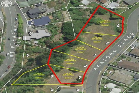 Photo of property in 8 Aratoro Place, Mount Pleasant, Christchurch, 8081