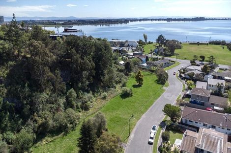 Photo of property in 8 Aratoro Place, Mount Pleasant, Christchurch, 8081