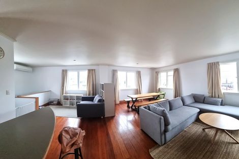 Photo of property in 1 Edge Hill, Mount Victoria, Wellington, 6011