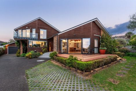 Photo of property in 10 Kowhai Road, Campbells Bay, Auckland, 0630