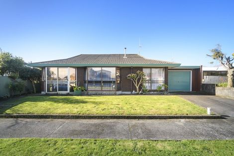 Photo of property in 1 Burfield Place, Awapuni, Palmerston North, 4412