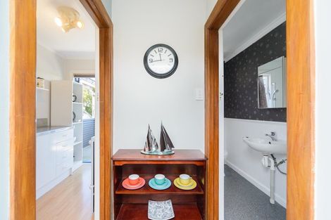 Photo of property in 16 Freyberg Street, Roslyn, Palmerston North, 4414
