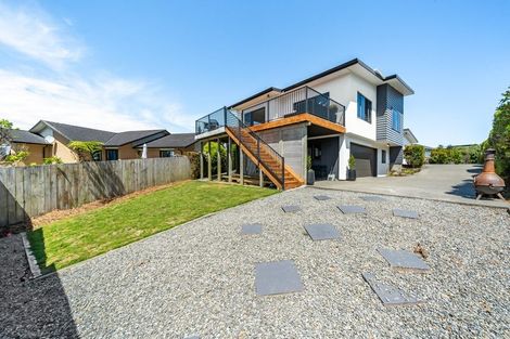 Photo of property in 14 Cosgrove Rise, Riverstone Terraces, Upper Hutt, 5018