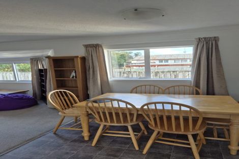 Photo of property in 4/45 Shakespeare Road, Milford, Auckland, 0620