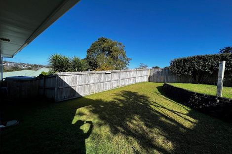 Photo of property in 2/39 Camrose Place, Glenfield, Auckland, 0629