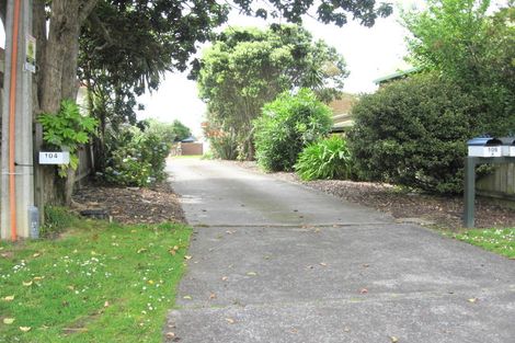 Photo of property in 104 Chivalry Road, Glenfield, Auckland, 0629