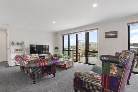 Photo of property in 27 Matenga Street, Waikanae, 5036