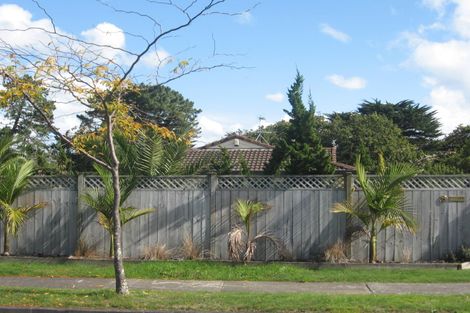 Photo of property in 43 De Quincey Terrace, Highland Park, Auckland, 2010
