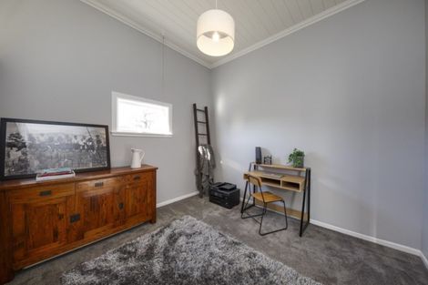 Photo of property in 102 Ferguson Street, West End, Palmerston North, 4412