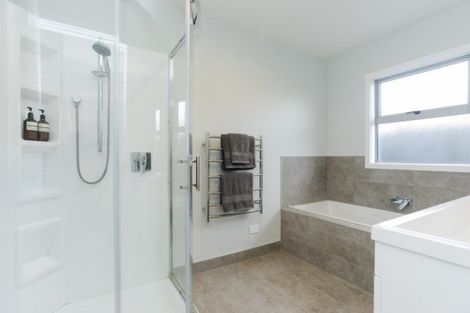 Photo of property in 33 Aparima Place, Awatoto, Napier, 4110